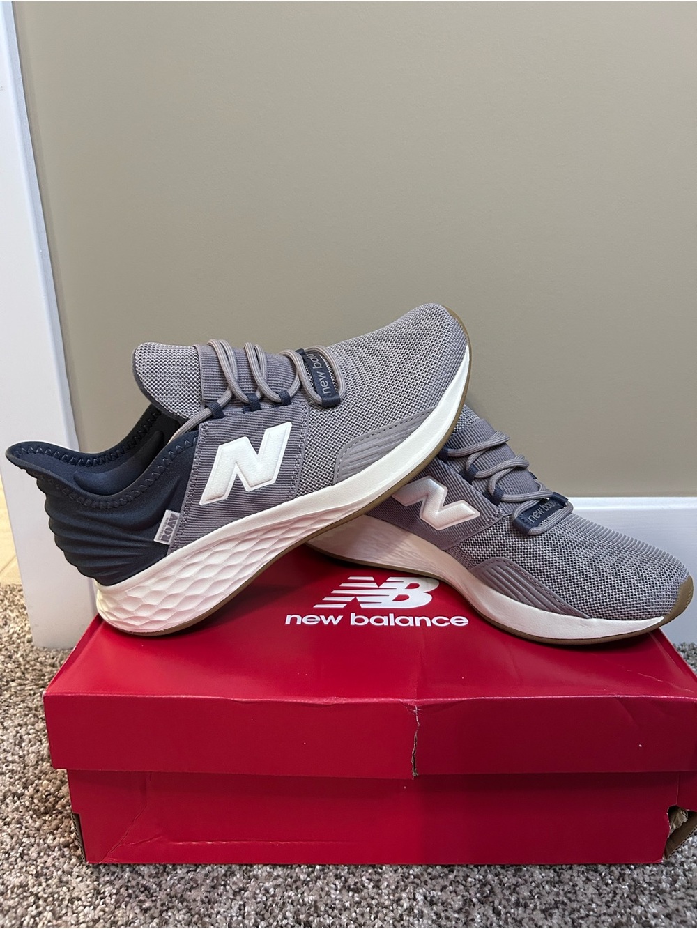 New in box New Balance Fresh Foam Roav Womens Size 7.5